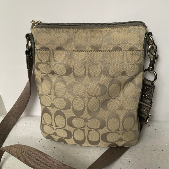 Vintage Coach Beige Gray Silver Signature C1175-43976 Small Logo Crossbody Purse - Picture 4 of 16